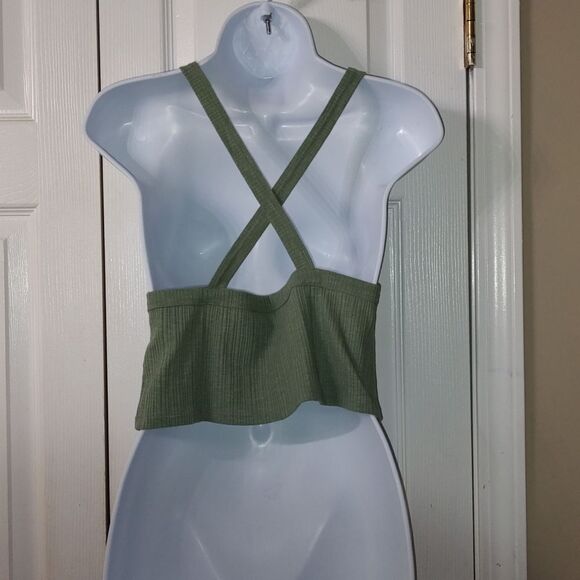 American Eagle sage green ribbed razor back crop top  Sz M - Picture 3 of 4